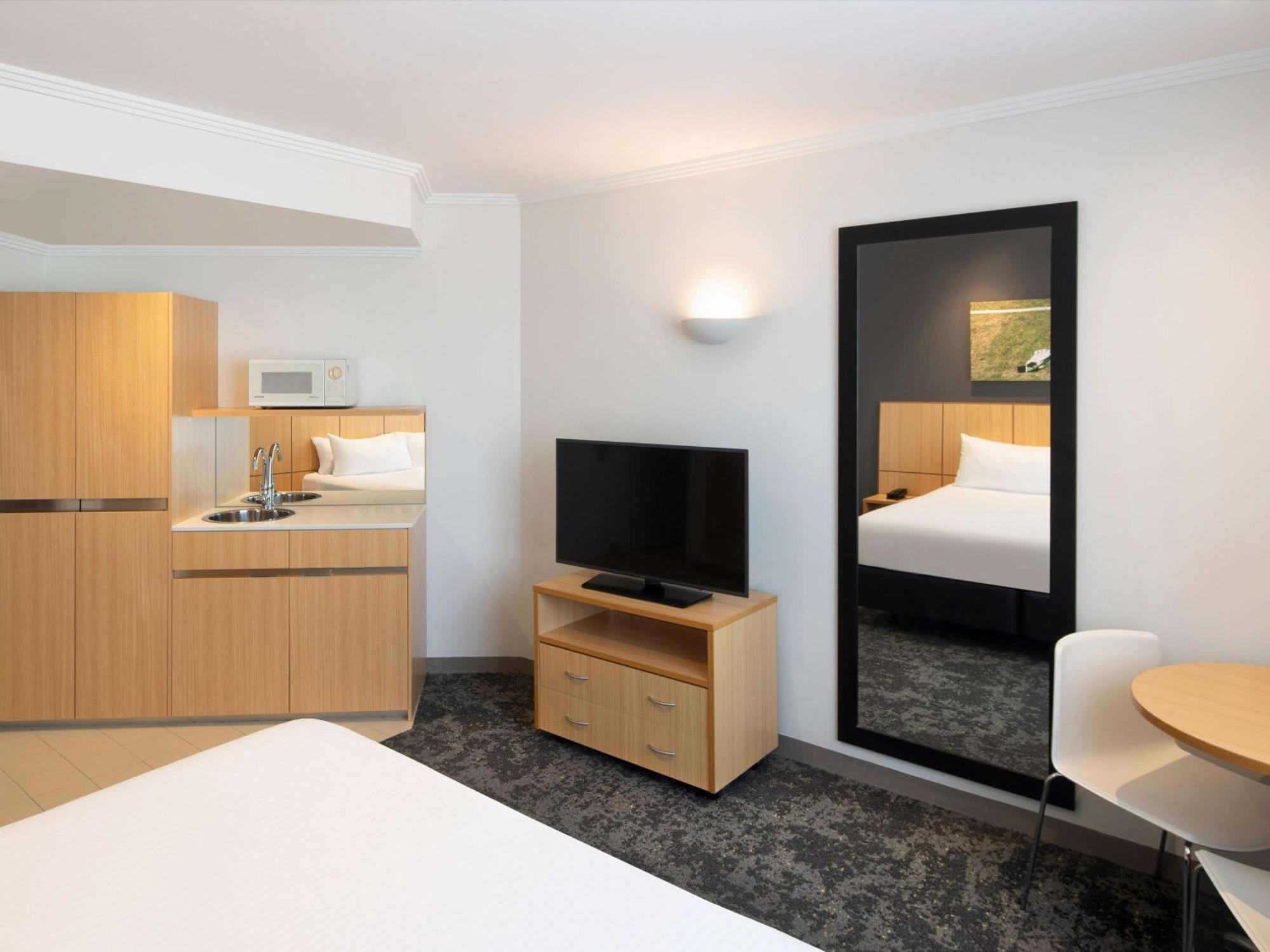 Mercure Sydney Bankstown Eksteriør bilde