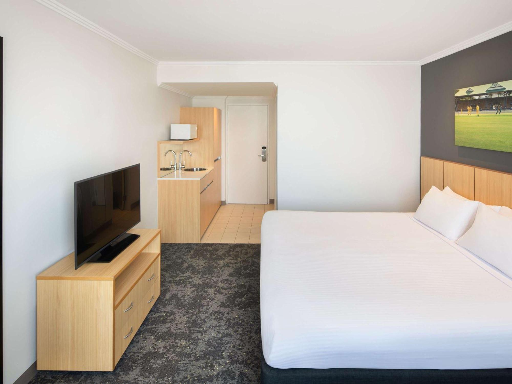 Mercure Sydney Bankstown Eksteriør bilde