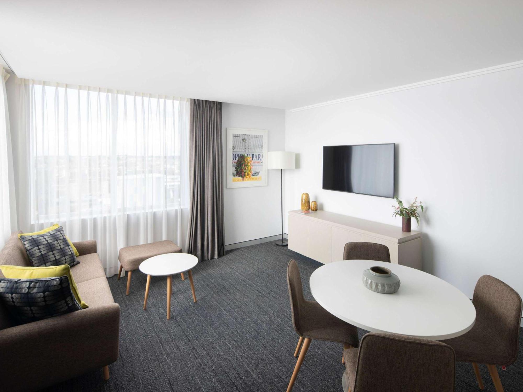 Mercure Sydney Bankstown Eksteriør bilde